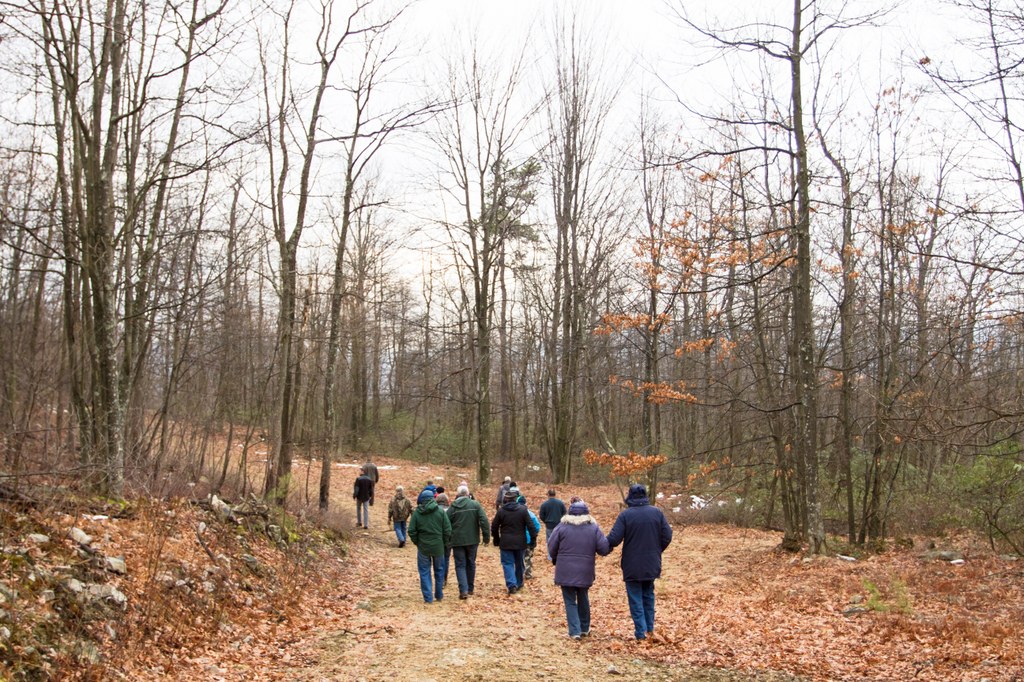 Tour participants walking to the next tour site.